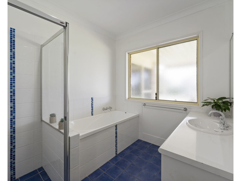 1 Eli Court, Highfields QLD 4352