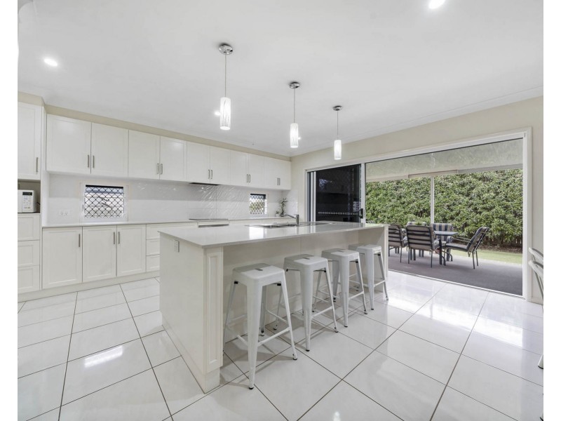 27 Kennard Street, Westbrook QLD 4350