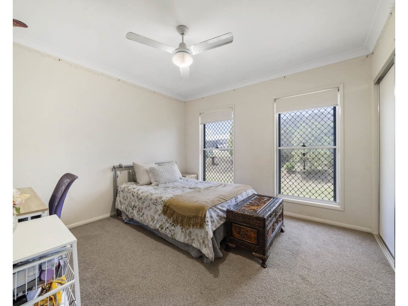 27 Kennard Street, Westbrook QLD 4350