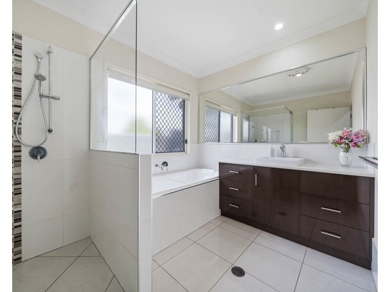 27 Kennard Street, Westbrook QLD 4350