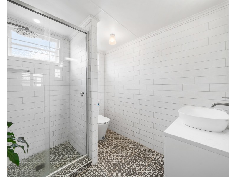 3 Betty Street, Newtown QLD 4350