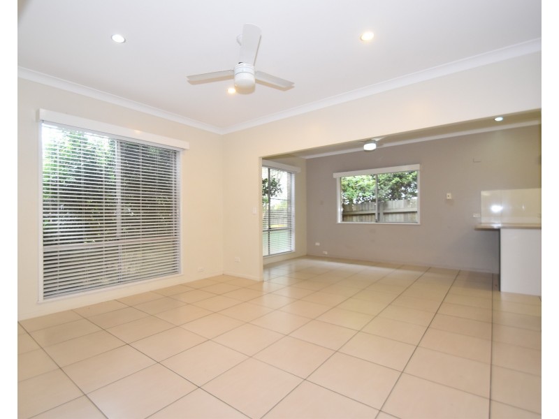 67 Hoepper Street, Kearneys Spring QLD 4350