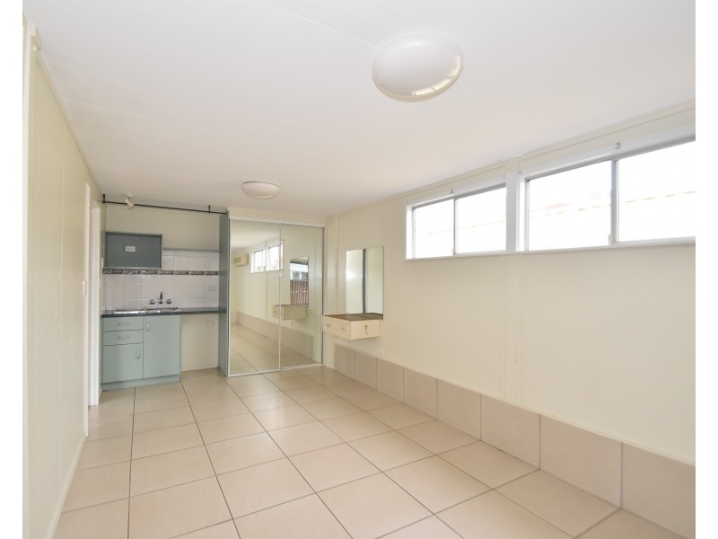 67 Hoepper Street, Kearneys Spring QLD 4350