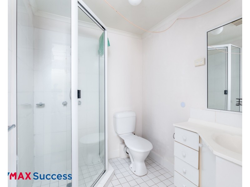 9/5-7 Uniplaza Court, Kearneys Spring QLD 4350