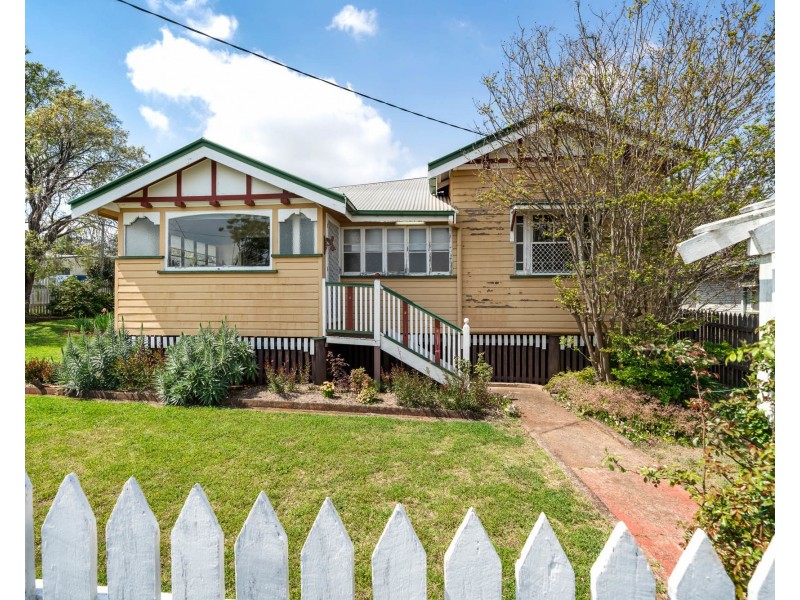2A Kenilworth Street, North Toowoomba QLD 4350