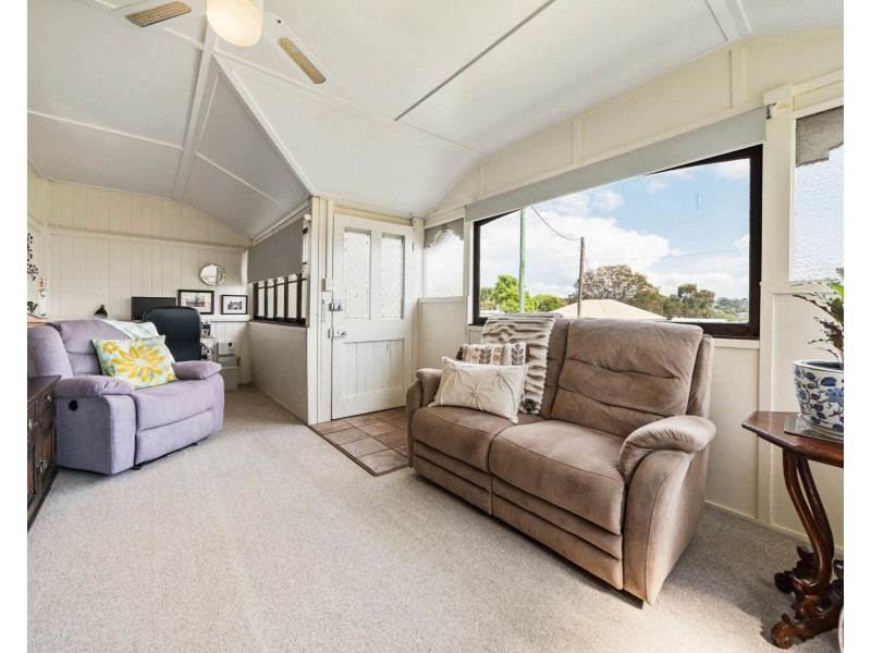 2A Kenilworth Street, North Toowoomba QLD 4350