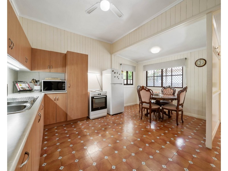 2A Kenilworth Street, North Toowoomba QLD 4350