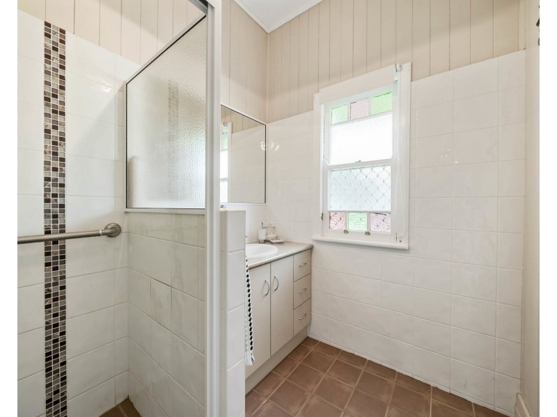 2A Kenilworth Street, North Toowoomba QLD 4350