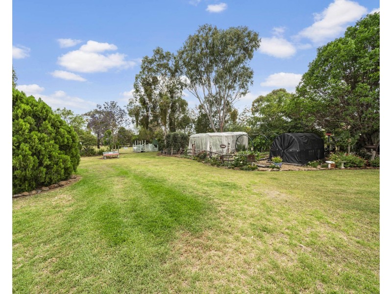 3 Kann Street, Goombungee QLD 4354