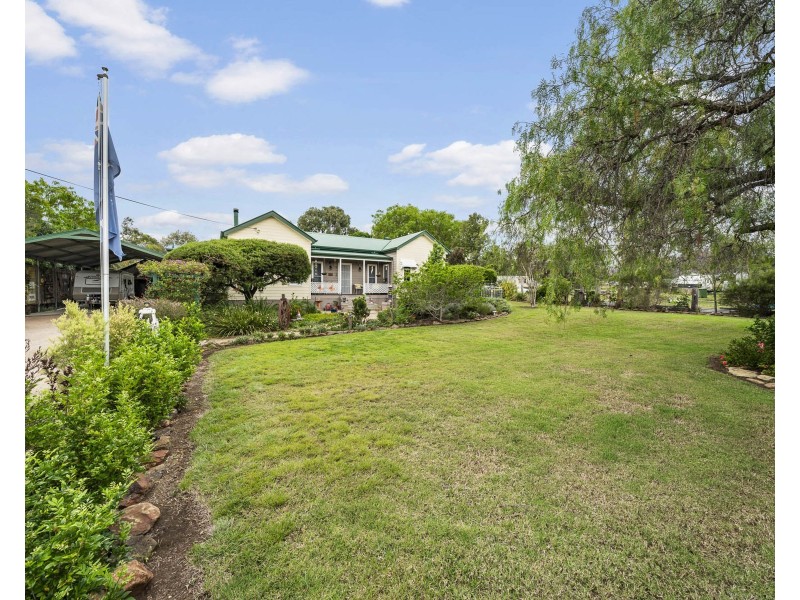 3 Kann Street, Goombungee QLD 4354