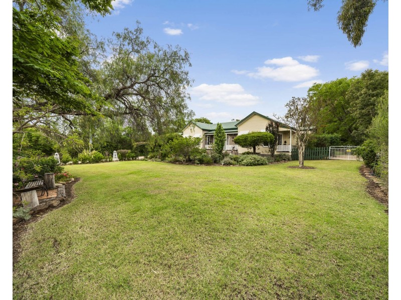 3 Kann Street, Goombungee QLD 4354