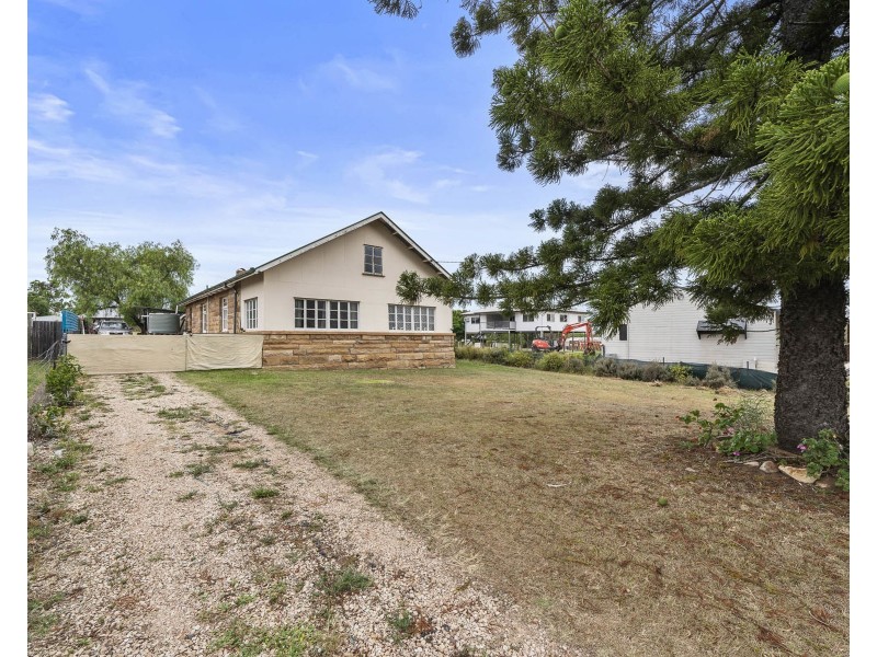 5 William Street, Helidon QLD 4344