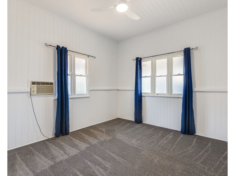 153 Taylor Street, Wilsonton QLD 4350