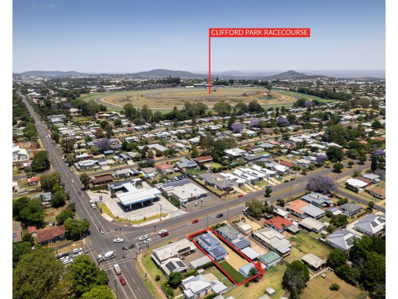 153 Taylor Street, Wilsonton QLD 4350