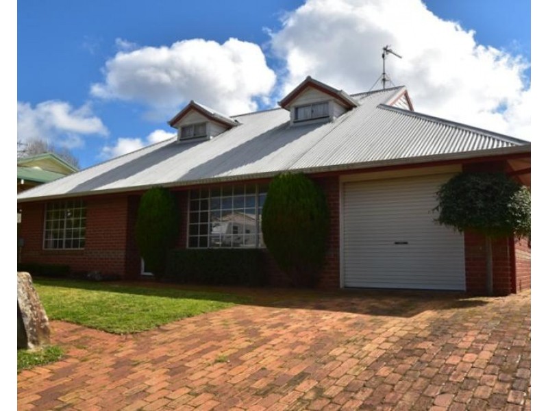 3 Jenna Court, Kearneys Spring QLD 4350