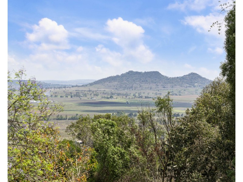 16 Koala Drive, Gowrie Junction QLD 4352