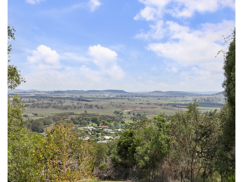 16 Koala Drive, Gowrie Junction QLD 4352