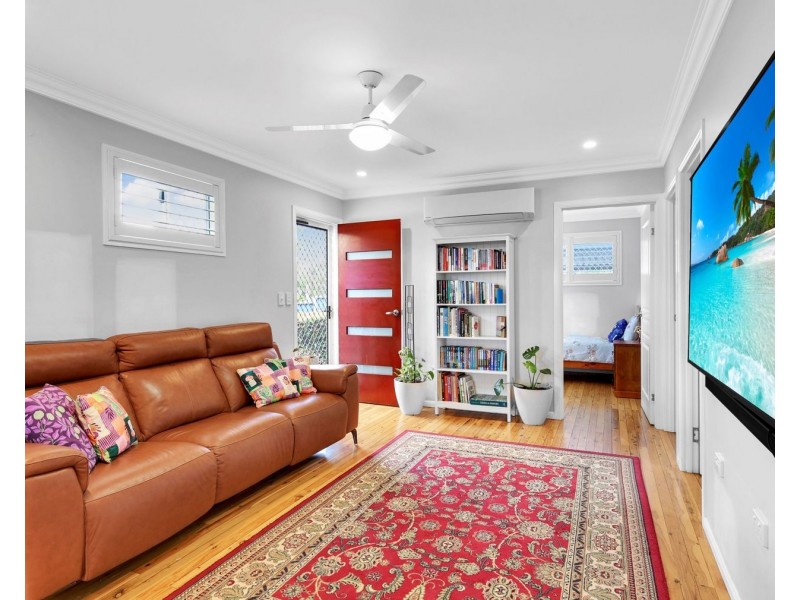 5a Weetwood Street, Newtown QLD 4350