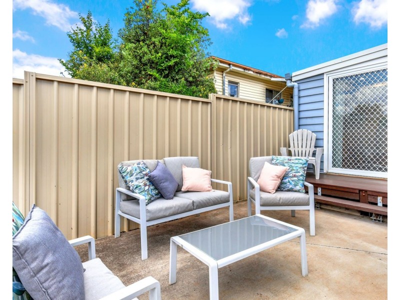 5a Weetwood Street, Newtown QLD 4350