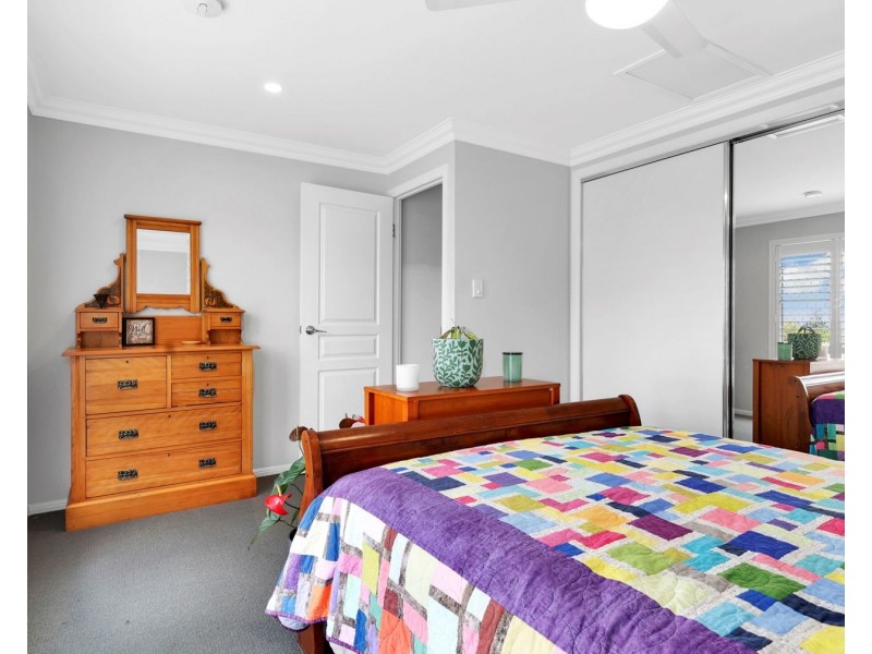 5a Weetwood Street, Newtown QLD 4350