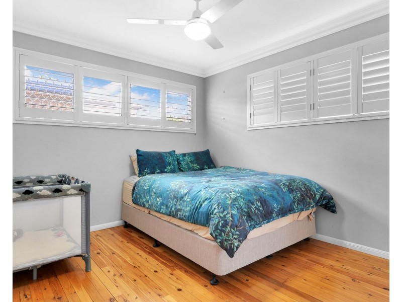 5a Weetwood Street, Newtown QLD 4350