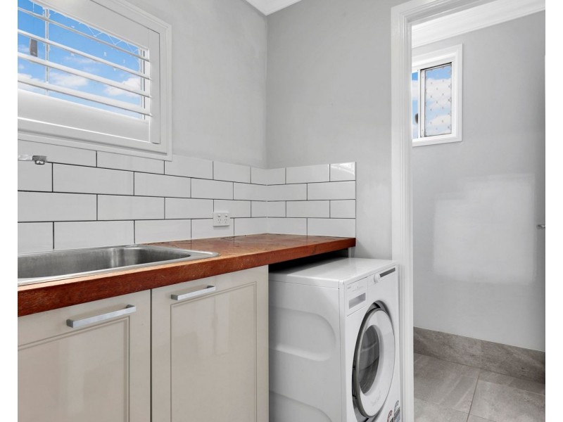 5a Weetwood Street, Newtown QLD 4350