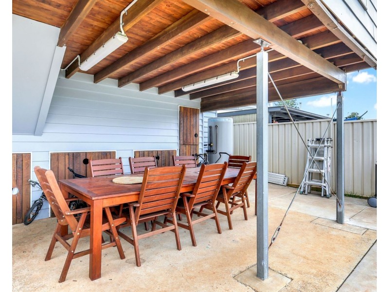 5a Weetwood Street, Newtown QLD 4350