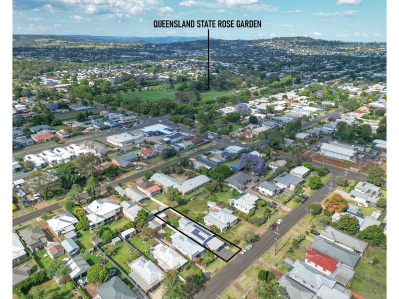 5a Weetwood Street, Newtown QLD 4350