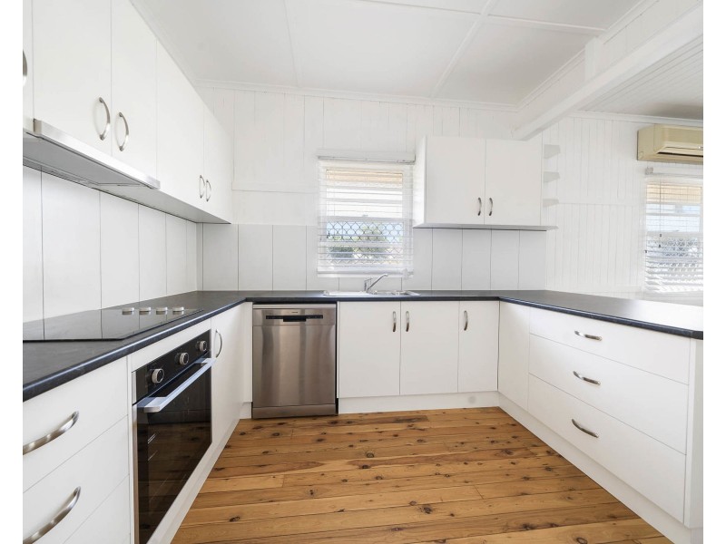 11 Albert Lane, Newtown QLD 4350