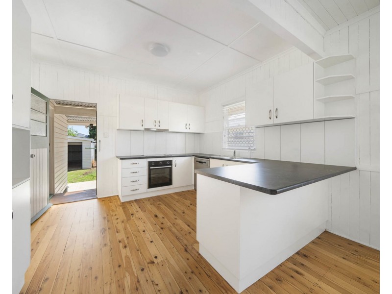 11 Albert Lane, Newtown QLD 4350