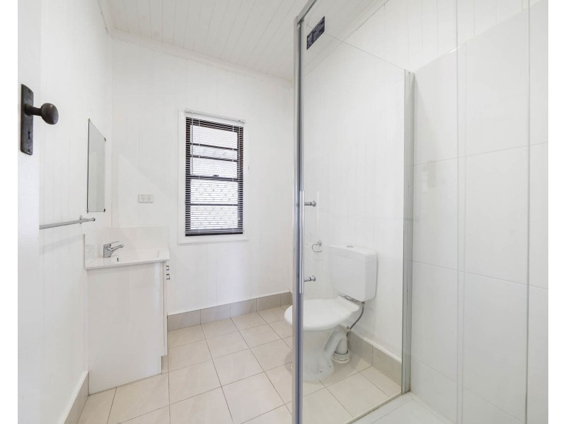 11 Albert Lane, Newtown QLD 4350