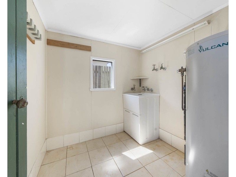 11 Albert Lane, Newtown QLD 4350