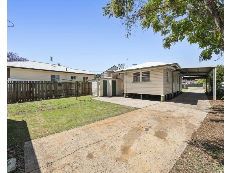 11 Albert Lane, Newtown QLD 4350