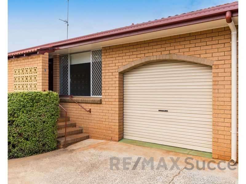 5/2 Jewell Street, Centenary Heights QLD 4350