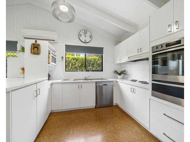 16 Orchid Street, Centenary Heights QLD 4350