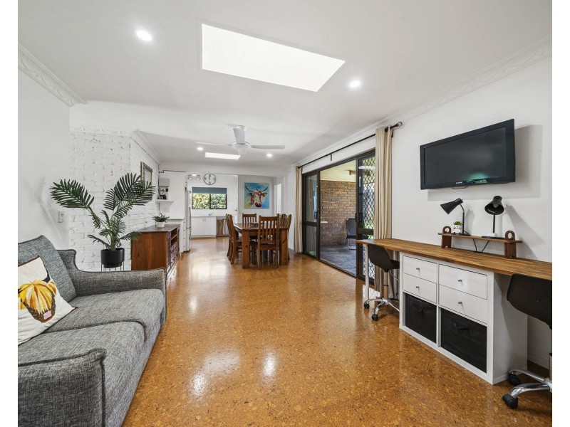 16 Orchid Street, Centenary Heights QLD 4350