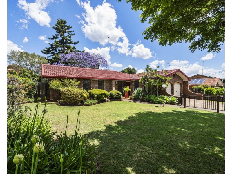 16 Orchid Street, Centenary Heights QLD 4350