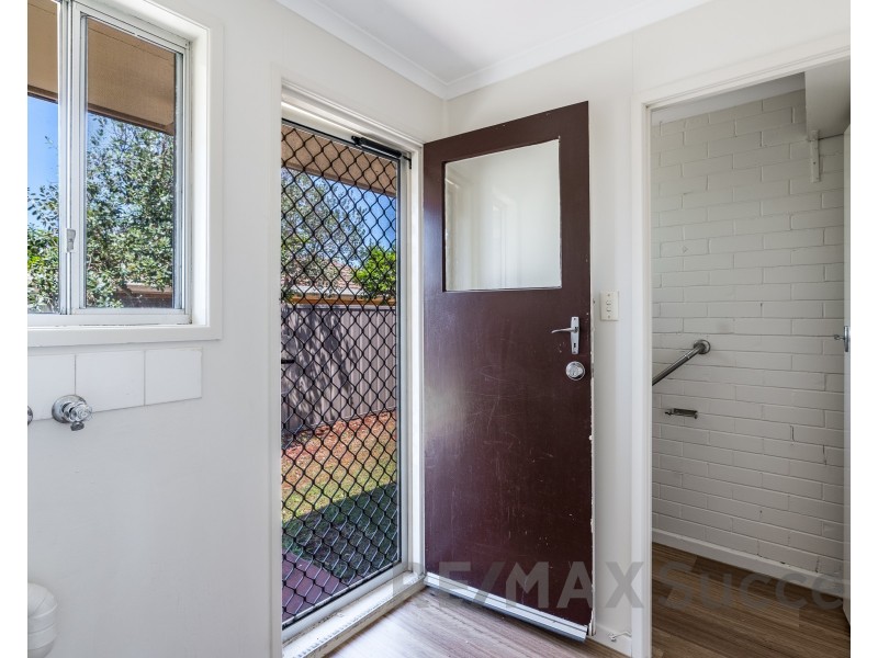 2/8 Marigold Street, Centenary Heights QLD 4350