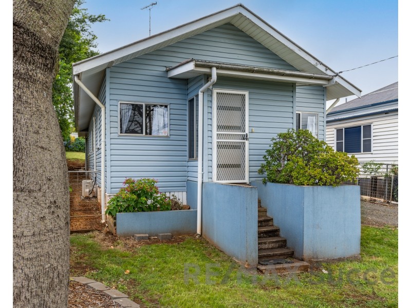 14 Hagan Street, North Toowoomba QLD 4350