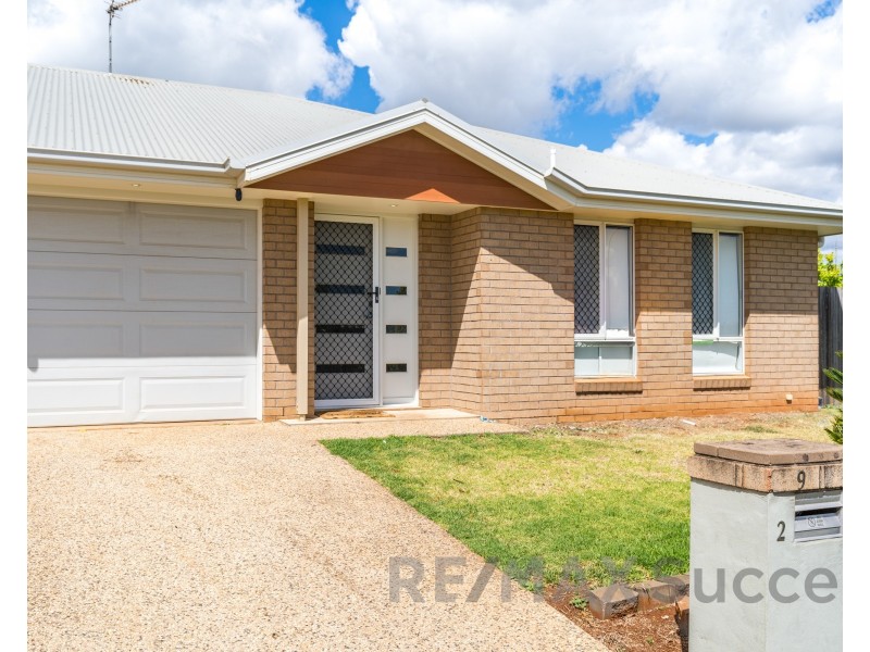 2/9 Chainey Court, Glenvale QLD 4350