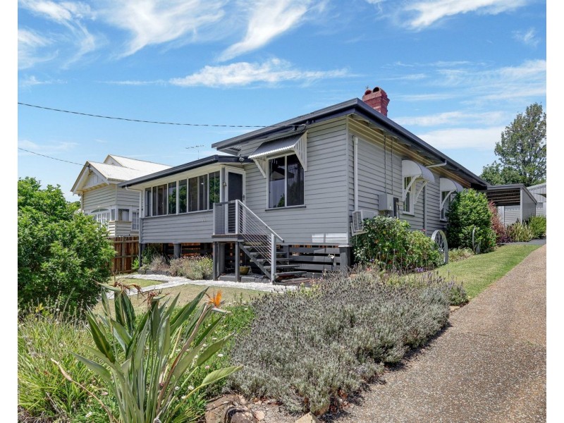 14 Cumming Street, North Toowoomba QLD 4350