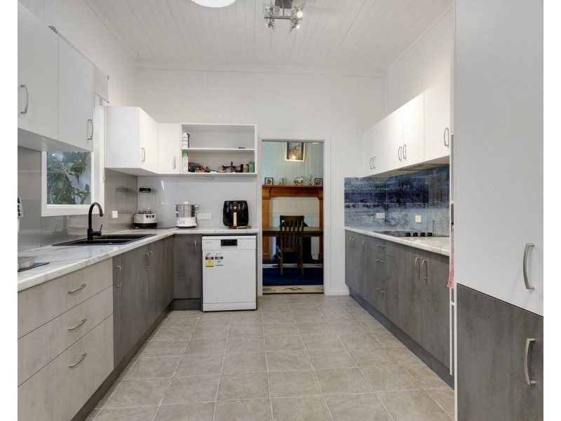 14 Cumming Street, North Toowoomba QLD 4350
