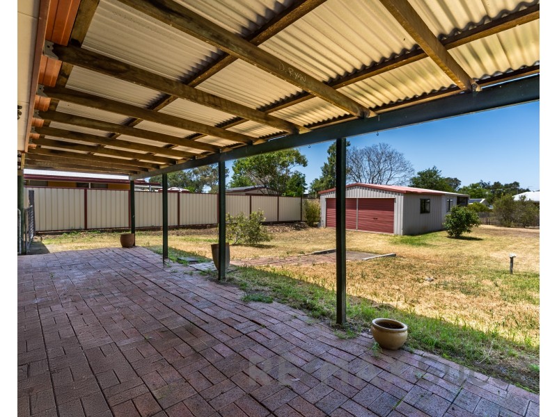 8 Queen Street, Kingsthorpe QLD 4400