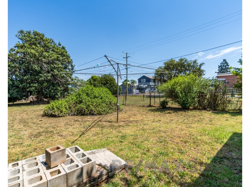 3 McWaters Street, North Toowoomba QLD 4350