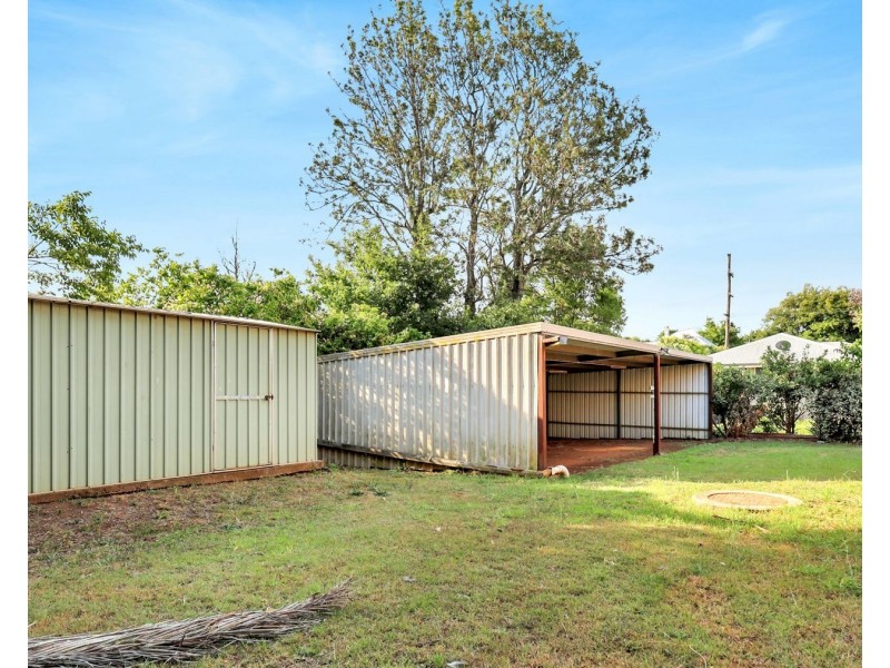1a Allan Street, North Toowoomba QLD 4350