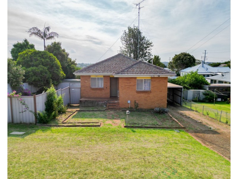 1a Allan Street, North Toowoomba QLD 4350
