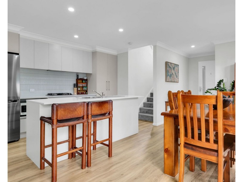 1/30 Swallow Court, Newtown QLD 4350