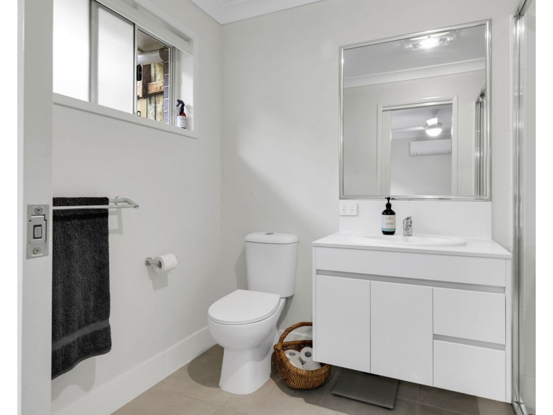 1/30 Swallow Court, Newtown QLD 4350