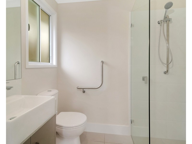 1/1A Lendrum Street, Newtown QLD 4350