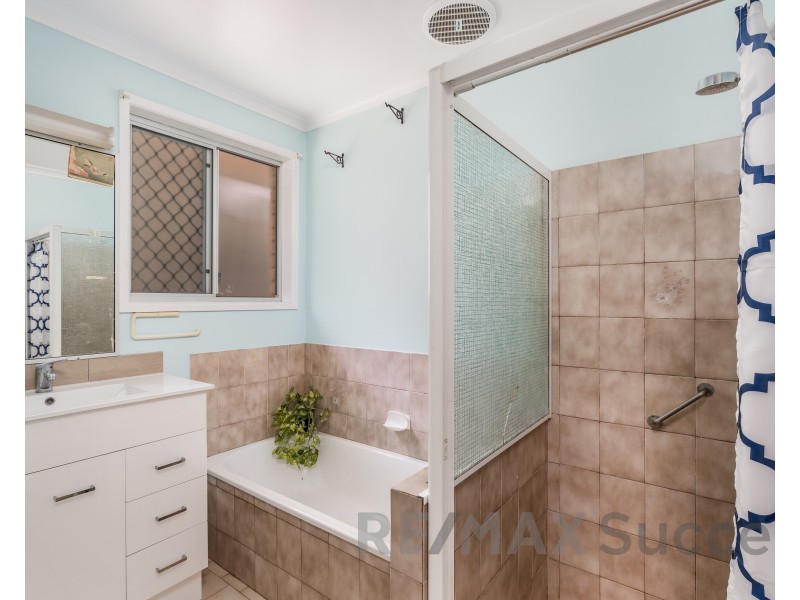 42 Blue Gum Drive, Newtown QLD 4350